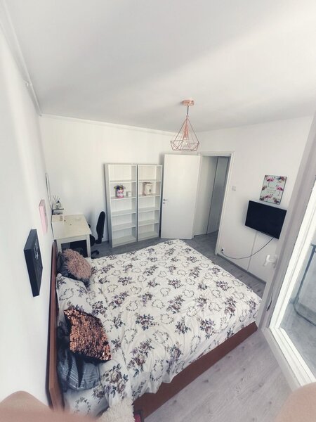 Dristor, Farmacia Tei, Mega Image, loc parcare